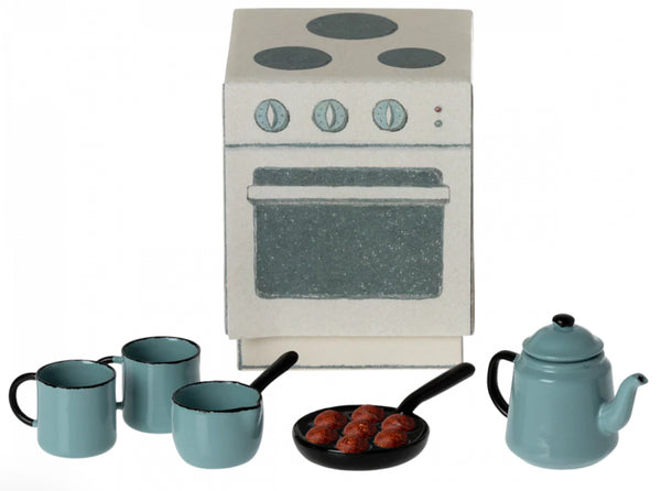 Madam Blue’s Favorites Cooking Set for Mice