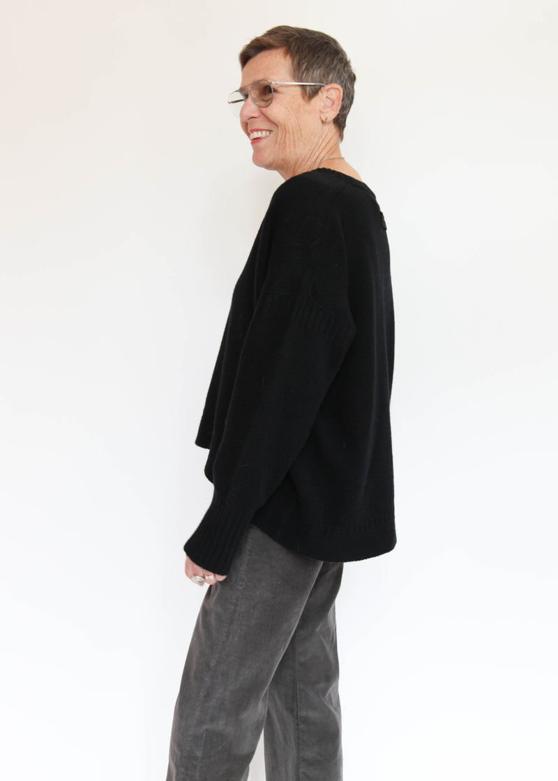 Aura V-Neck Sweater - Black