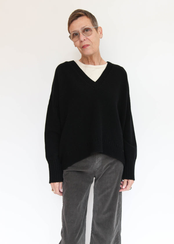Aura V-Neck Sweater - Black