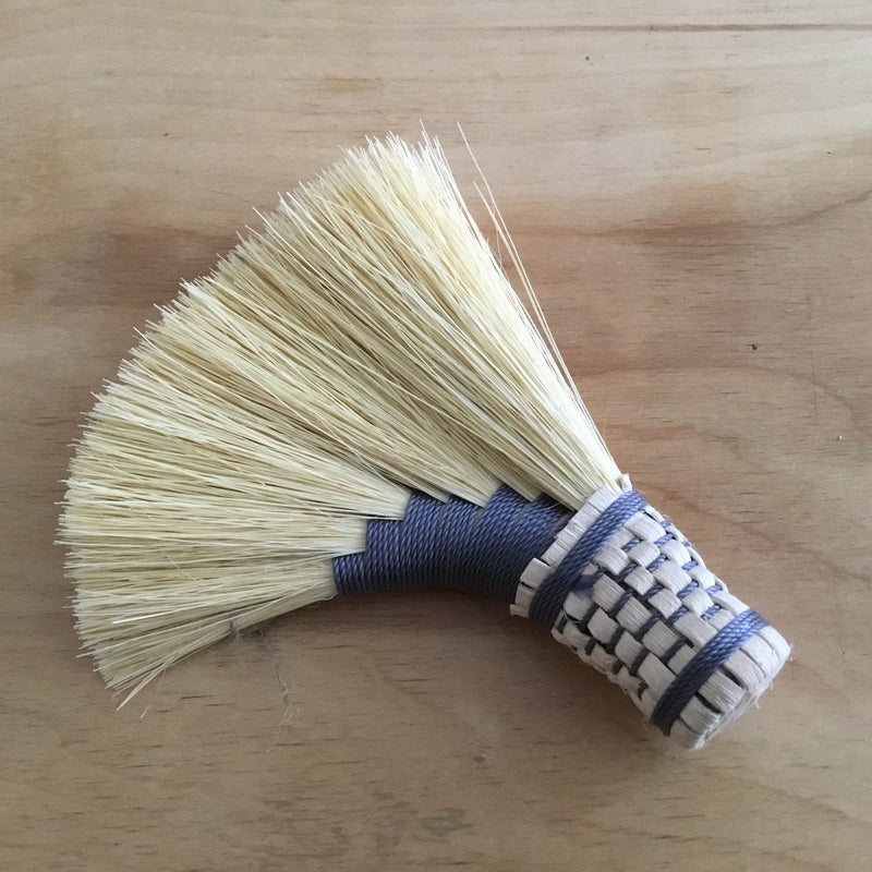 Atelier Poliana Hand-broom